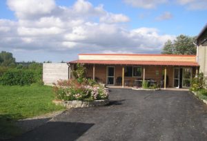 Entrée de la ferme le Camélus